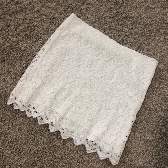 White crochet skirt - Picture 1 of 2